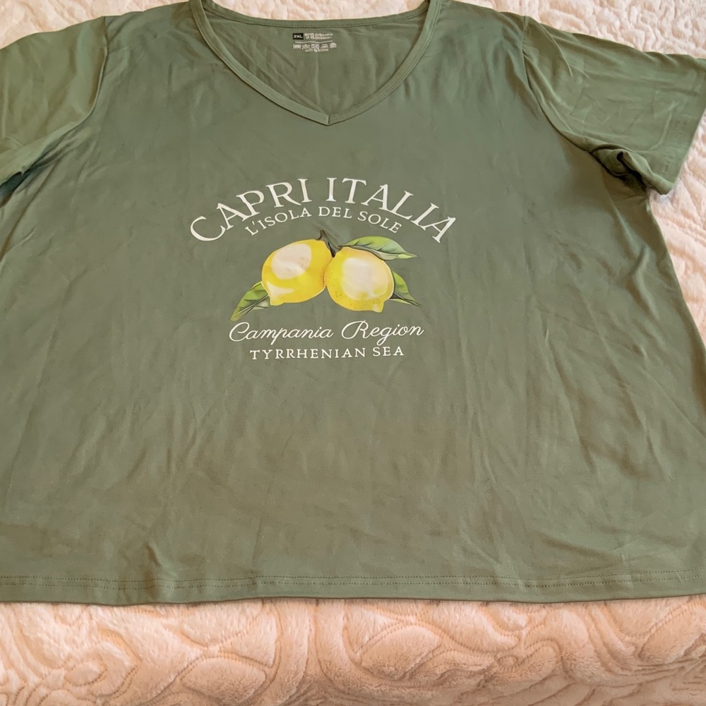 GRAPHIC T-SHIRT:  Green Capri Italia Colorful T-Shirt